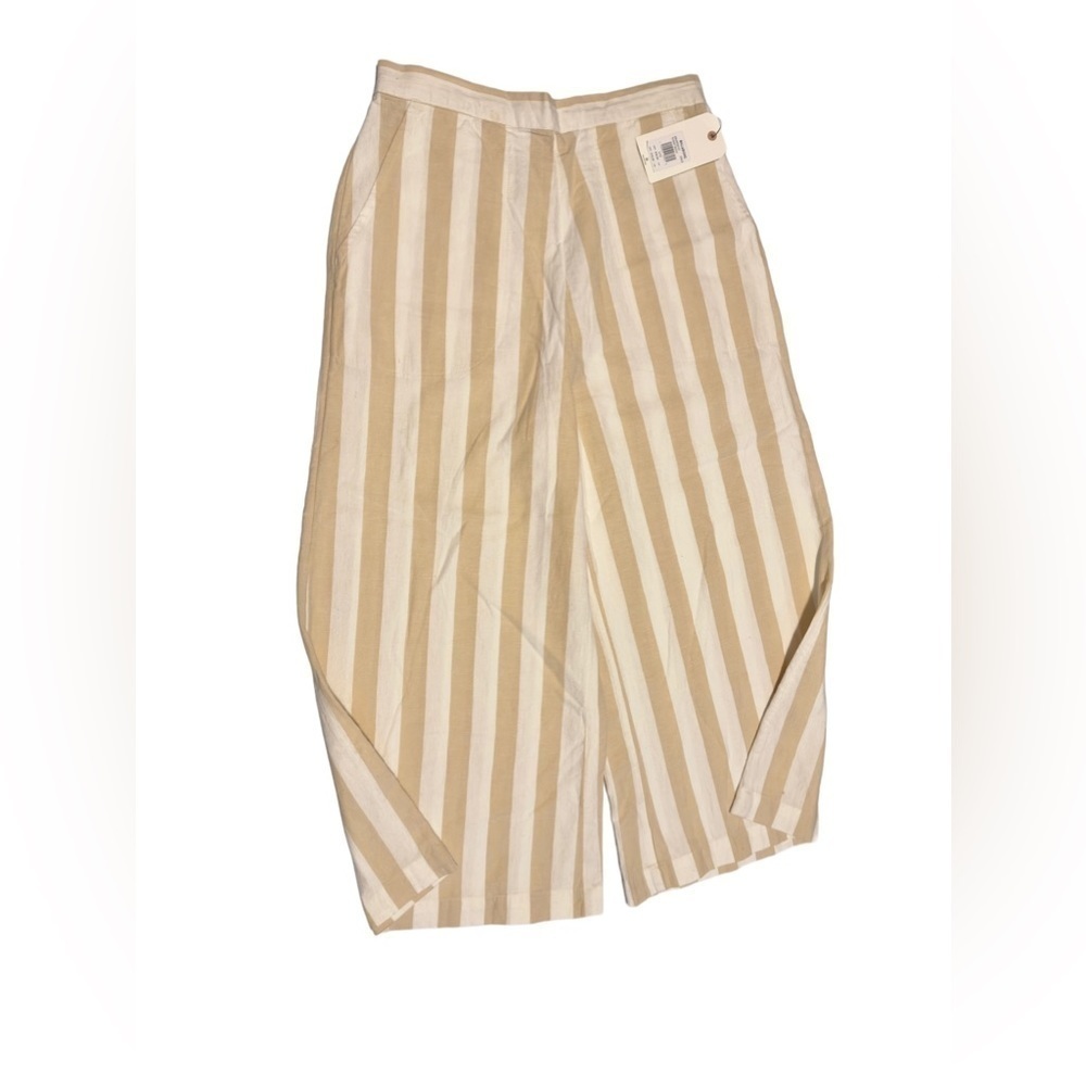 BILLABONG, capris pants , tan white , size large ,28-23